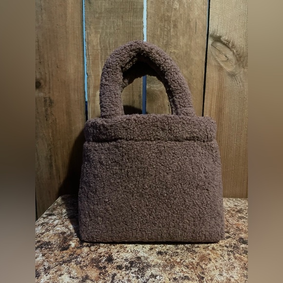 Derek♡Heart Sherpa Crossbody Shoulder Handbag - Picture 3 of 10